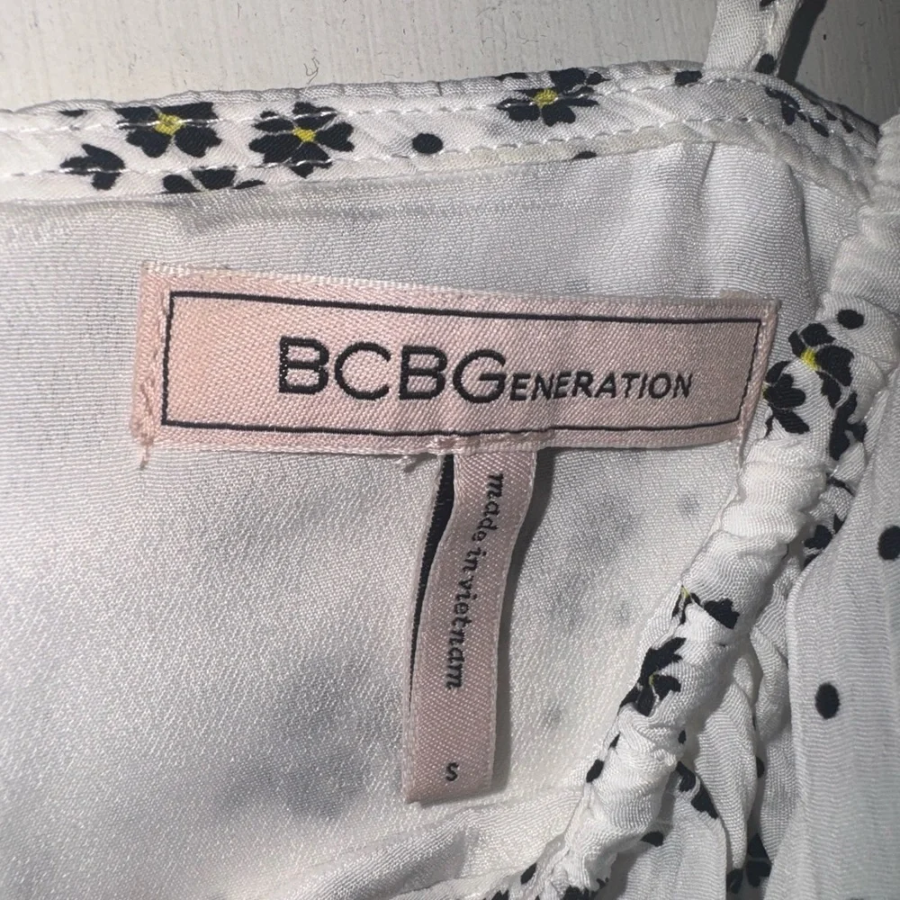 BCBGeneration White Floral Dress